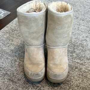 UGG Tan Suede Sheepskin Boots 8